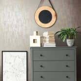 Vliestapete mit schimmerndem Glanz beige Uni 
