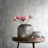Non-woven wallpaper concrete look metal look modern glossy in silver  