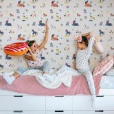 Kindertapete, Vliestapete mit Illustration Kids Walls grau, bunt 