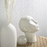 Vliestapete mit glänzendem Gitter Motiv weiß, pearl Struktur 