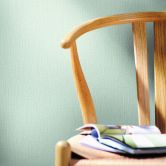 Vliestapete mit feinen Linien und leichter Struktur grün Uni 