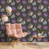 Florale Tapete mit Pfingstrosen Schwarz Lila – Elegante Blumentapete – Vliestapete 