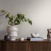 Unitapete mit feiner Struktur Sand – Vliestapete in warmer Textiloptik 