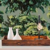 Papier peint intissé avec des arbres impressionnistes dans les tons de vert sur fond vert 