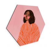 Hexagon Wandbild Frau mit orangefarbener Decke - Müller - Alu-Dibond 