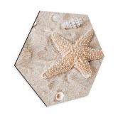 Hexagon Wandbild Sternfisch im goldenen Strand - Alu-Dibond 