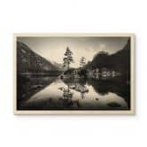 Holzbild Malerische Landschaft mit glasklarem Bergsee - Hintersee 