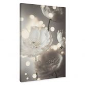 Canvasbillede Hvide blomster i et hav af lys - Treechild 