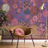 Fototapete Barocke Blumen - Pfingstrosen & Lilien auf Lila - Vlies 