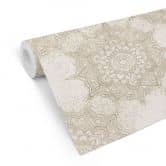 Mustertapete Elegantes Mandala in Sandgold - Bloomery Decor 