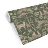 Mustertapete Bezaubernder Wald mit Tieren - Vintage grün - Kikki Belle 