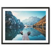 Plakat Gangbro i træ ved Pragsøen i Dolomitterne 