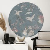 Sticker mural grues dans la ruée vers les fleurs de cerisier bleu - Décorations Bloomery - Rond 