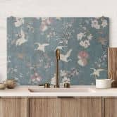 Spritzschutz Kraniche im Kirschblüten-Rausch Blau - Bloomery Decor 