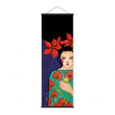 Affiche textile Femme à la couronne de fleurs rouges et à l'oiseau - Hülya - Panorama 