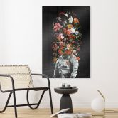 Acrylglasbild Astronaut mit Blumen-Arrangement - Nicebleed 
