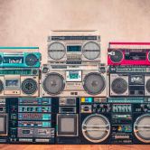Fototapete Lifestyle Ghettoblaster beige schwarz - Vliestapete Designwalls 2 - 2,55 x 3,5 m 