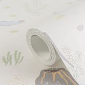 Dinosaurier-Tapete Bunt auf Beige - Vliestapete mit Vulkan und Urzeit-Motiv 