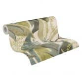 Papier peint intissé avec motif de feuilles dans les tons de vert sur fond beige 
