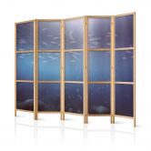Japanischer Paravent, Raumteiler freistehend, Trennwand - Illuminated Oceanic Depth: School of Tiny Fish 