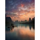 Fototapet Zhang - Asiatisk flodlandskab i skumringen 
