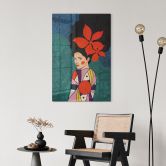Glasbild Frau mit roten Blüten und Musterkleid - Hülya 