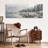 Glasbild Winterwald am See | Landschaftsmotiv fürs Wohnzimmer - Rostovskiy - Panorama 