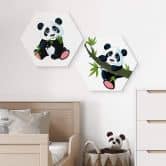 Alu-Dibond Wandbild Kletternder Panda - Hexagon 