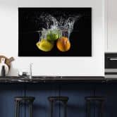 Leinwandbild Mogyorosi - Fruchtige Spritzer von Zitrusfrüchten 