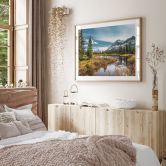 Poster Berg-Idylle am zauberhaften Kiefernwald 