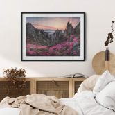 Poster Seo - Felsige Landschaft im Sonnenuntergang 