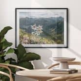 Poster Weißer Alpen-Edelweiß auf dem Berg 