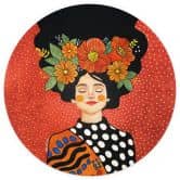 Smilende kvinde med orange blomster Fototapet - Hülya - Rund - Selvklæbende/ikke-vævet 