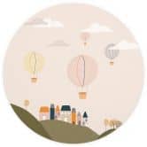 Behangcirkel Kleurrijke heteluchtballonnen in de lucht - Menina Lisboa - vliesbehang/zelfklevend vliesbehang 