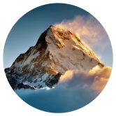 Wandtattoo Sonnenaufgang über dem schneebedeckten Berg - Annapurna Himal - Rund 
