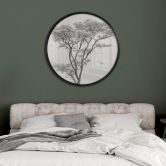 Poster Minimalistischer Baum in ruhiger Landschaft - Flour - Rund 