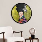 Poster Frau mit Schmetterling im Haar - Hülya - Rund 
