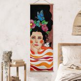 Affiche textile Femme avec couronne de fleurs et chats - Hülya - Panorama 