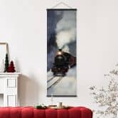 Textielposter Winter - Stoomlocomotief in een besneeuwd bos - Melloi Art Prints - Panorama 