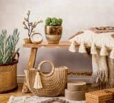 Vliestapete mit leichter, sandiger Struktur beige Uni 