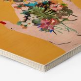 Hexagone - Bois Treechild - Colorful flowers in Frida's hands 