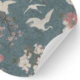 Sticker mural grues dans la ruée vers les fleurs de cerisier bleu - Décorations Bloomery - Rond 