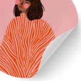 Sticker mural femme avec couverture orange - Muller - Rond 