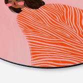 Wandbild Frau mit orangefarbener Decke - Müller - Alu-Dibond - Rund 