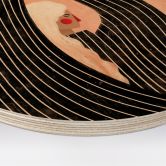 Wood Print Woman with black striped dress - Müller - Round 