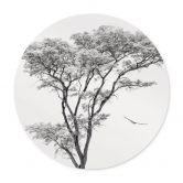Poster Minimalistischer Baum in ruhiger Landschaft - Flour - Rund 