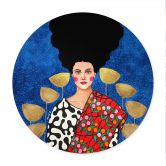 Poster Vrouw in een veld met gouden bladeren - Hülya - Rond 