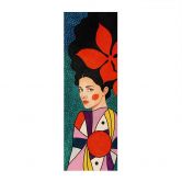 Affiche textile Femme avec fleurs rouges et robe à motifs - Hülya - Panorama 