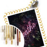 Poster Sisi & Seb - Leuchtschrift: Breathe 