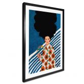 Poster Frau vor blau-weißem Hintergrund - Hülya 